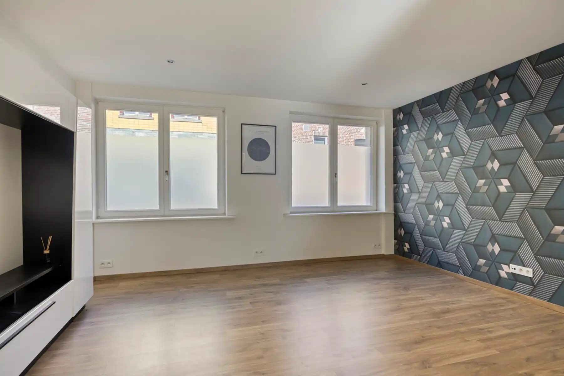 Ruime gerenoveerde centrumwoning met garage foto 9