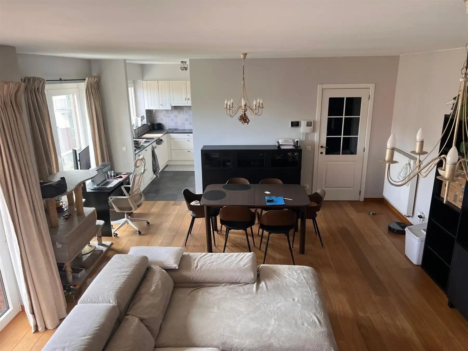 Ruim en stijlvol appartement te huur in Residentie IJsfabriek, centrum Strombeek-Bever foto 3