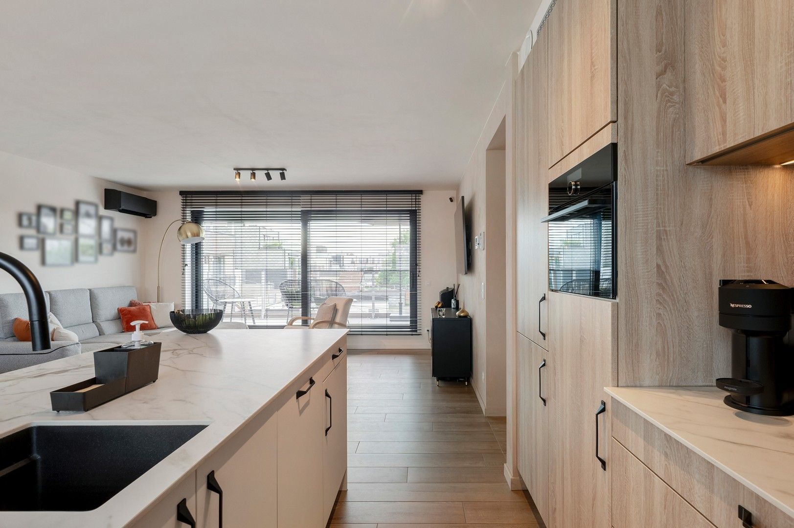 Instapklaar dakappartement met terras in het centrum van Putte foto 9