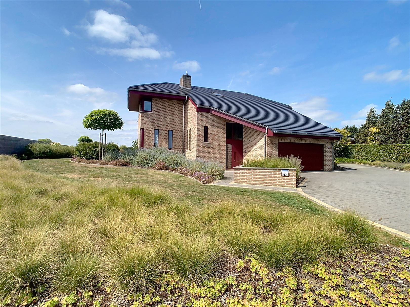 Ruime villa, 3/4 slpks, garage, terras, tuin, 23a 85ca foto {{pictureIndex}}