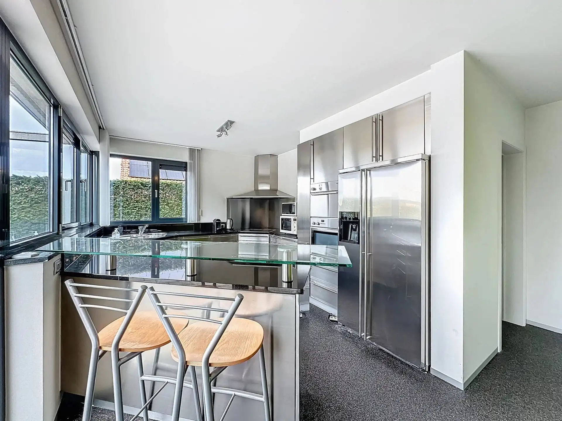 Unieke moderne woning met een dubbele bestemming op een perceel van 29a24ca. foto 48