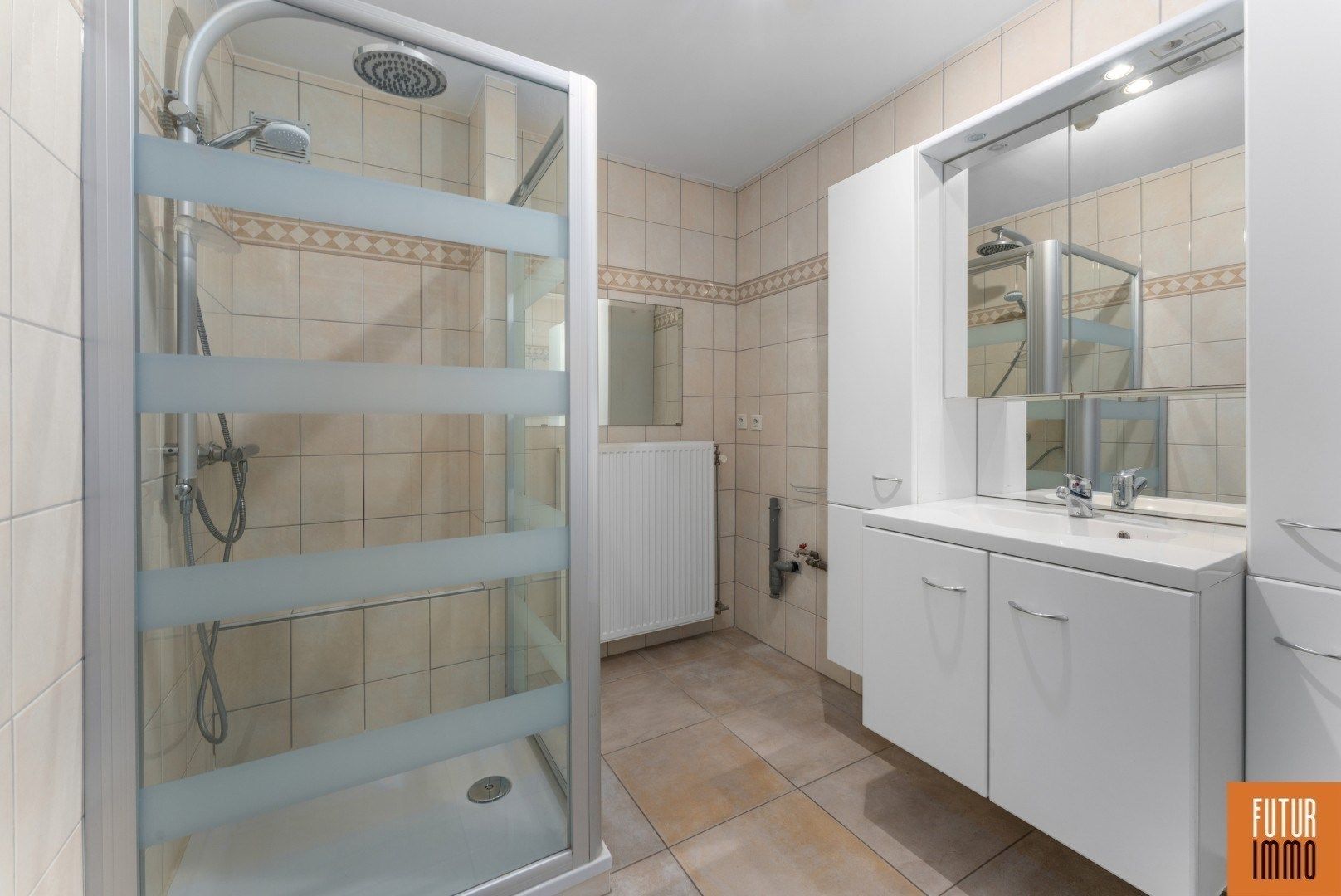 Instapklaar 2-slpk appartement aan station RSL foto 13