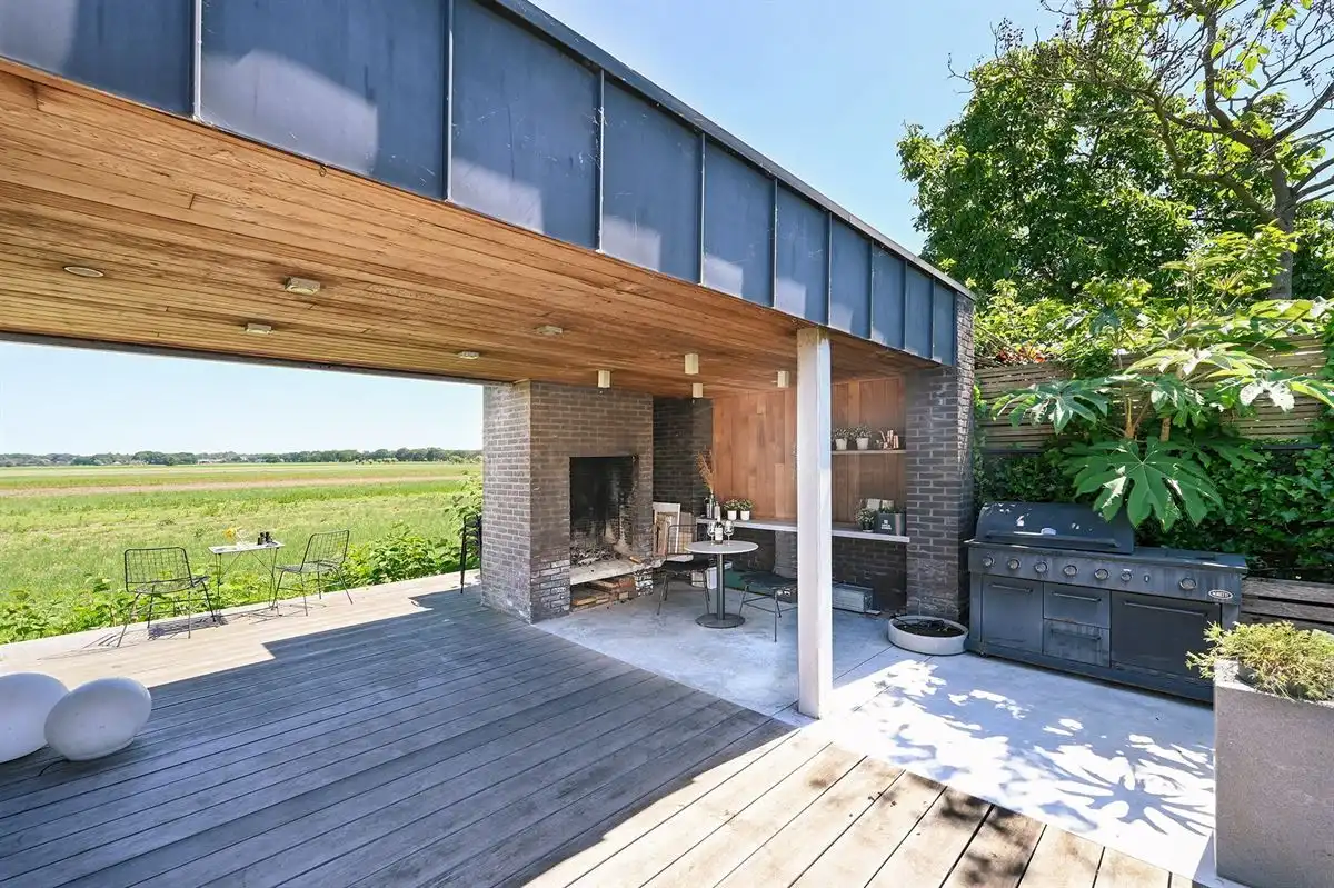 Moderne gezinswoning met zwembad, home office en prachtig uitzicht foto 26