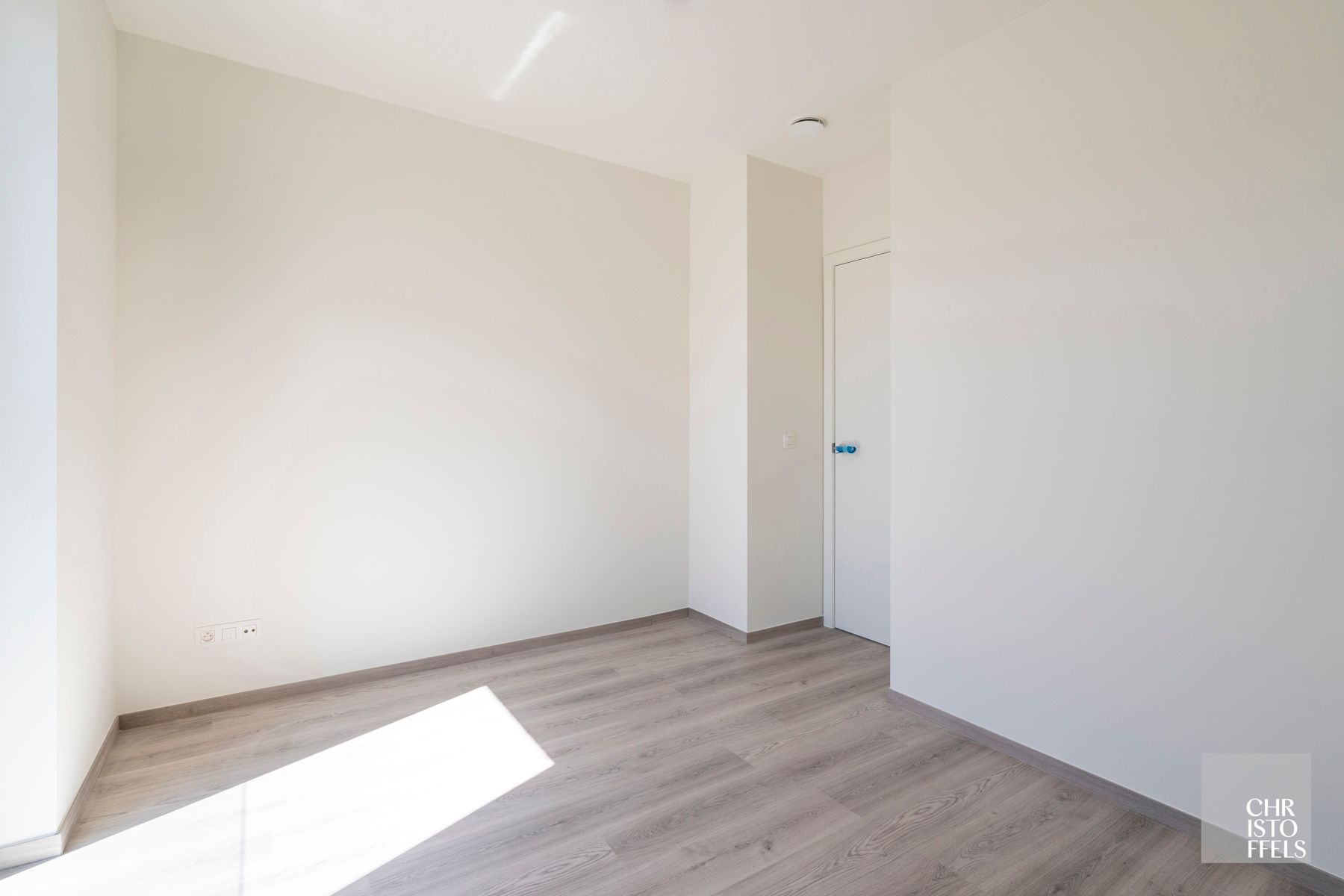 TE HUUR - Nieuwbouw 2-slaapkamerappartement in hartje Lanaken! foto 10