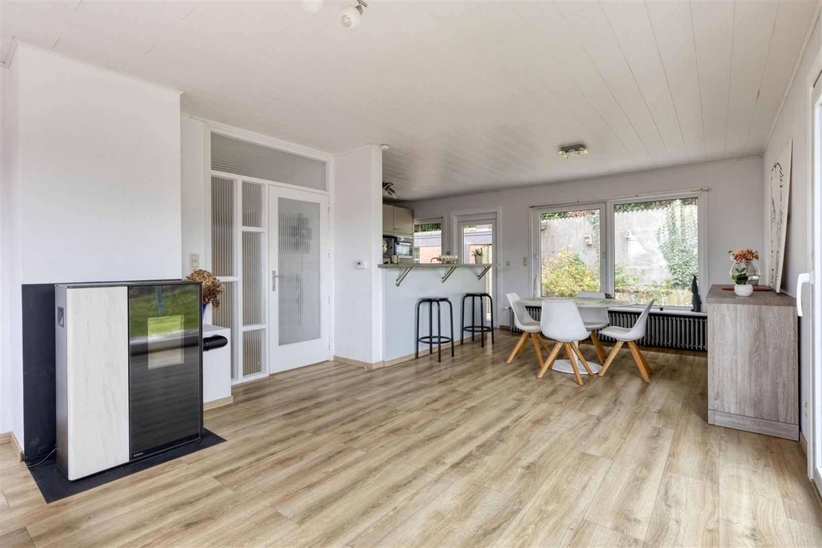 Rustig gelegen woning met prachtig vergezicht. foto 8