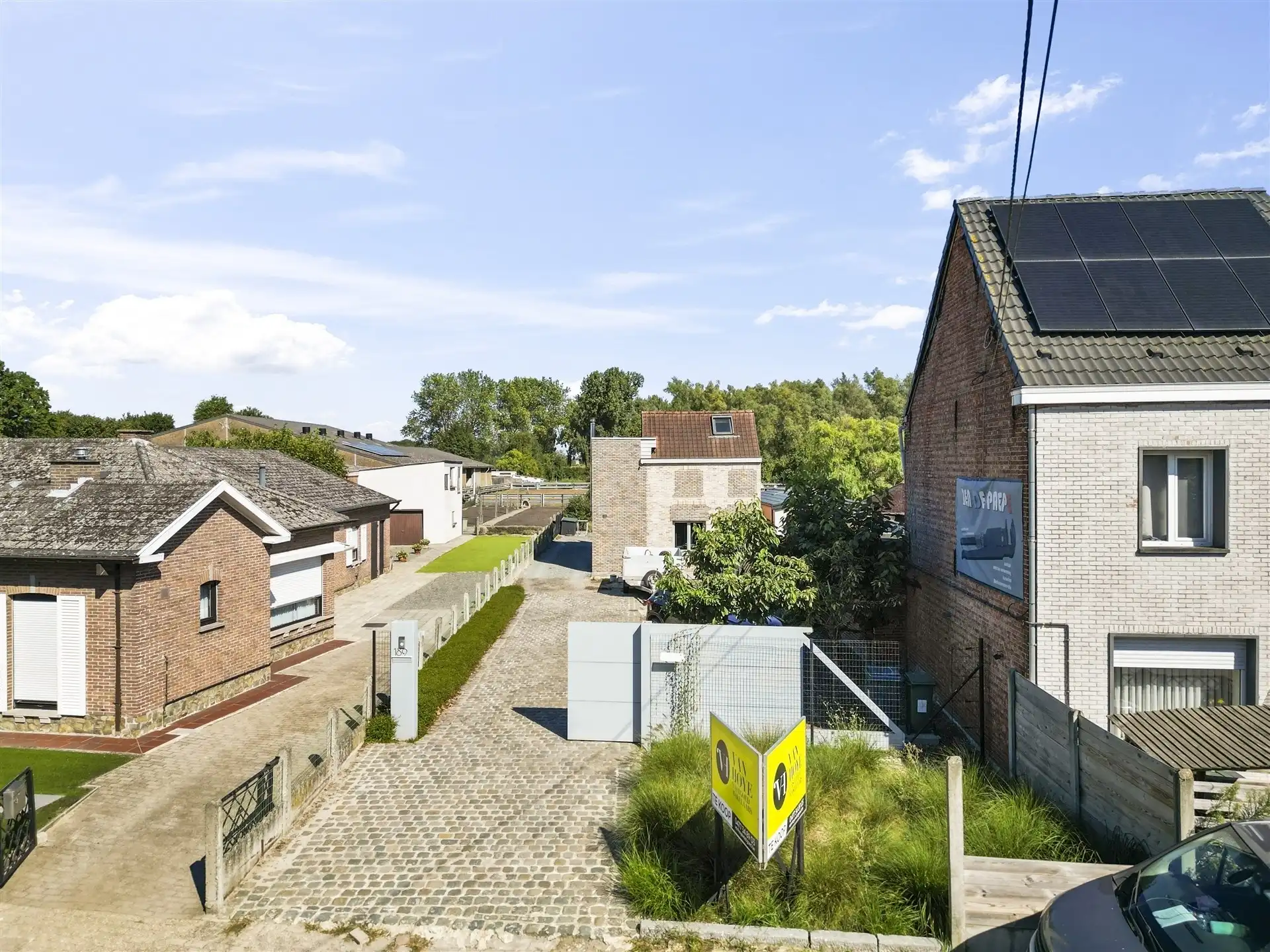 Leuke, open bebouwing op 1341m² grond.  foto {{pictureIndex}}