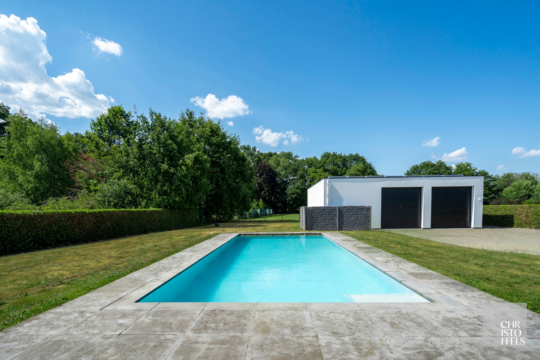 Tijdloze villa (405 m²) met zwembad, magazijn en weiland op 4.858 m²! foto 3