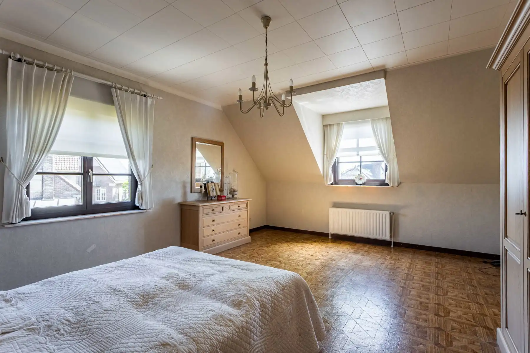 Instapklare woning met 4 slaapkamers en tuin te Erpe! foto 15