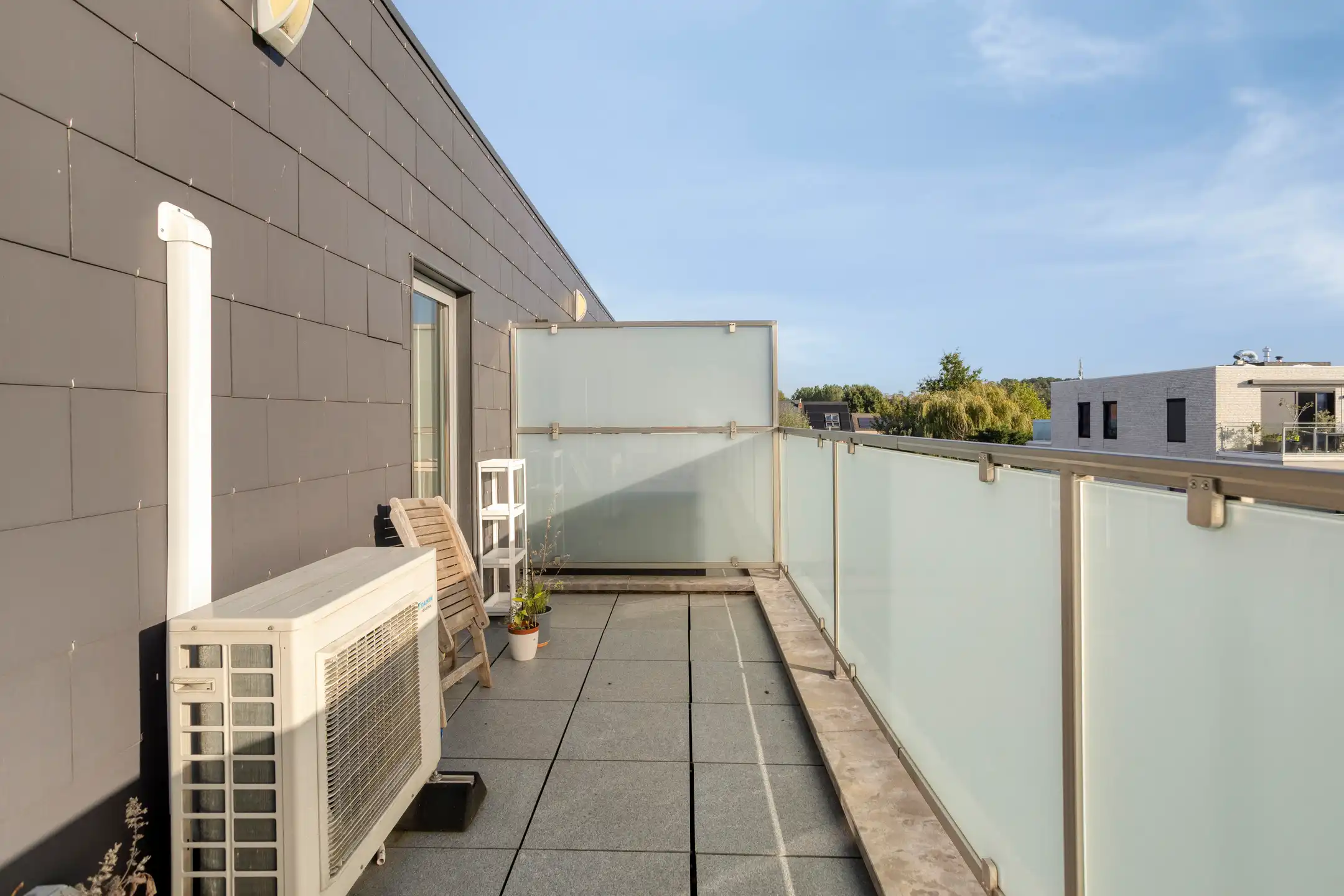 Recent 2 slaapkamer appartement met 3 terrassen in Wezemaal foto 16