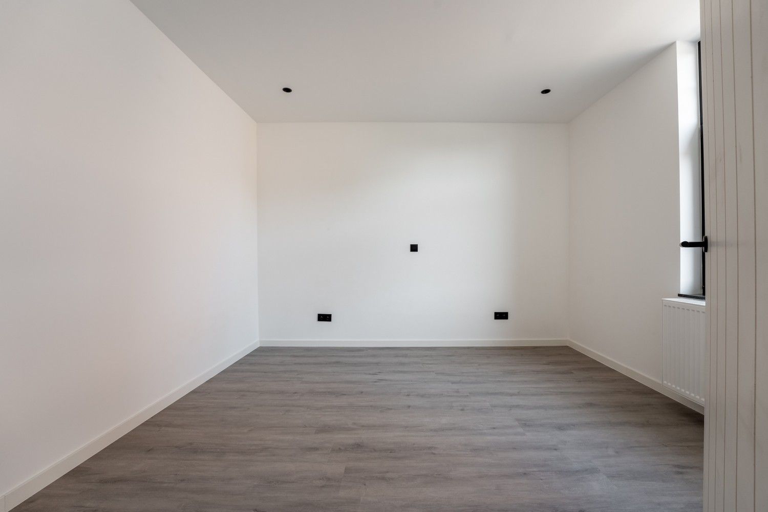 Volledig gerenoveerde gelijkvloerse woning met leuke tuin foto 7