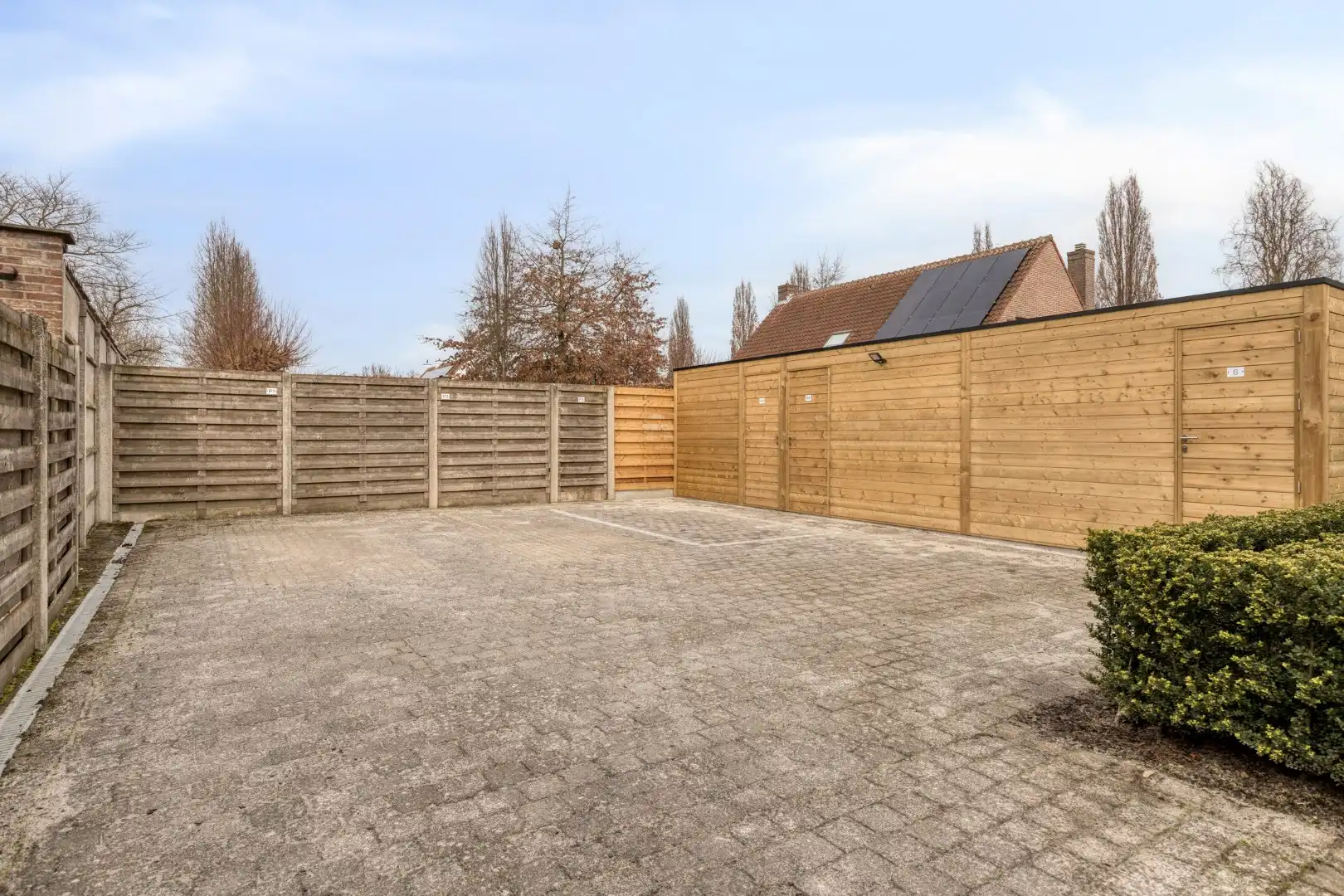 Instapklaar handelspand met ruime kelder en voldoende parking in het centrum van Geel ! foto 30