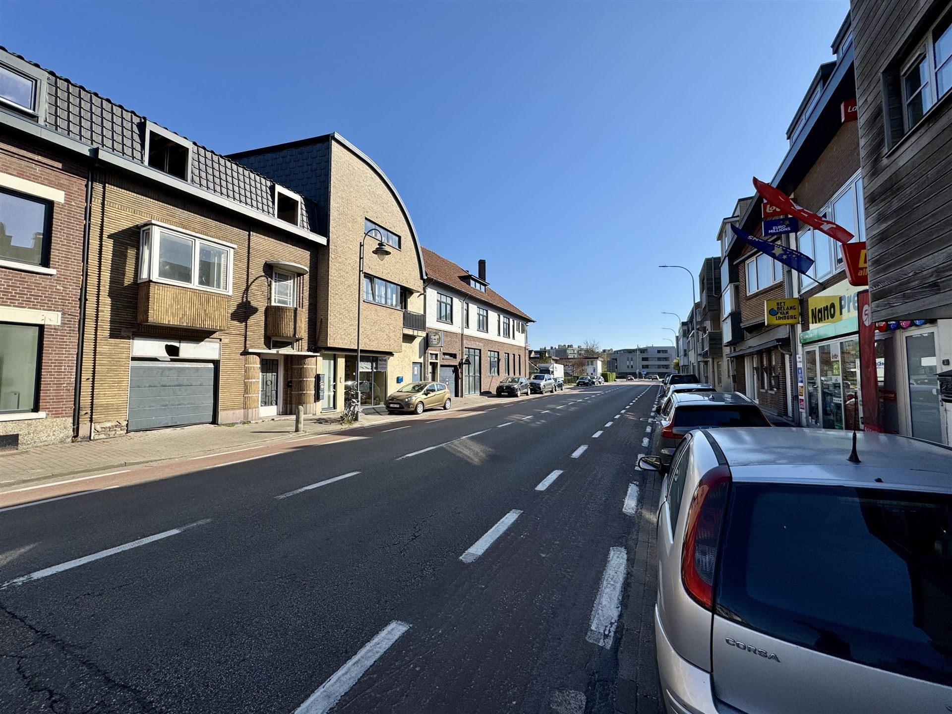 Gerenoveerde woning in het centrum van Maaseik! foto 22