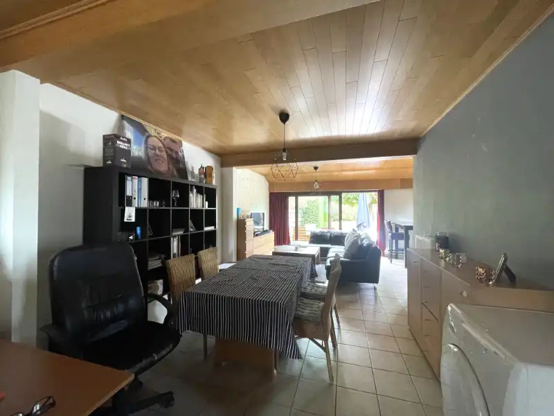 Instapklare half-open bebouwing met mooie tuin & garage foto 6