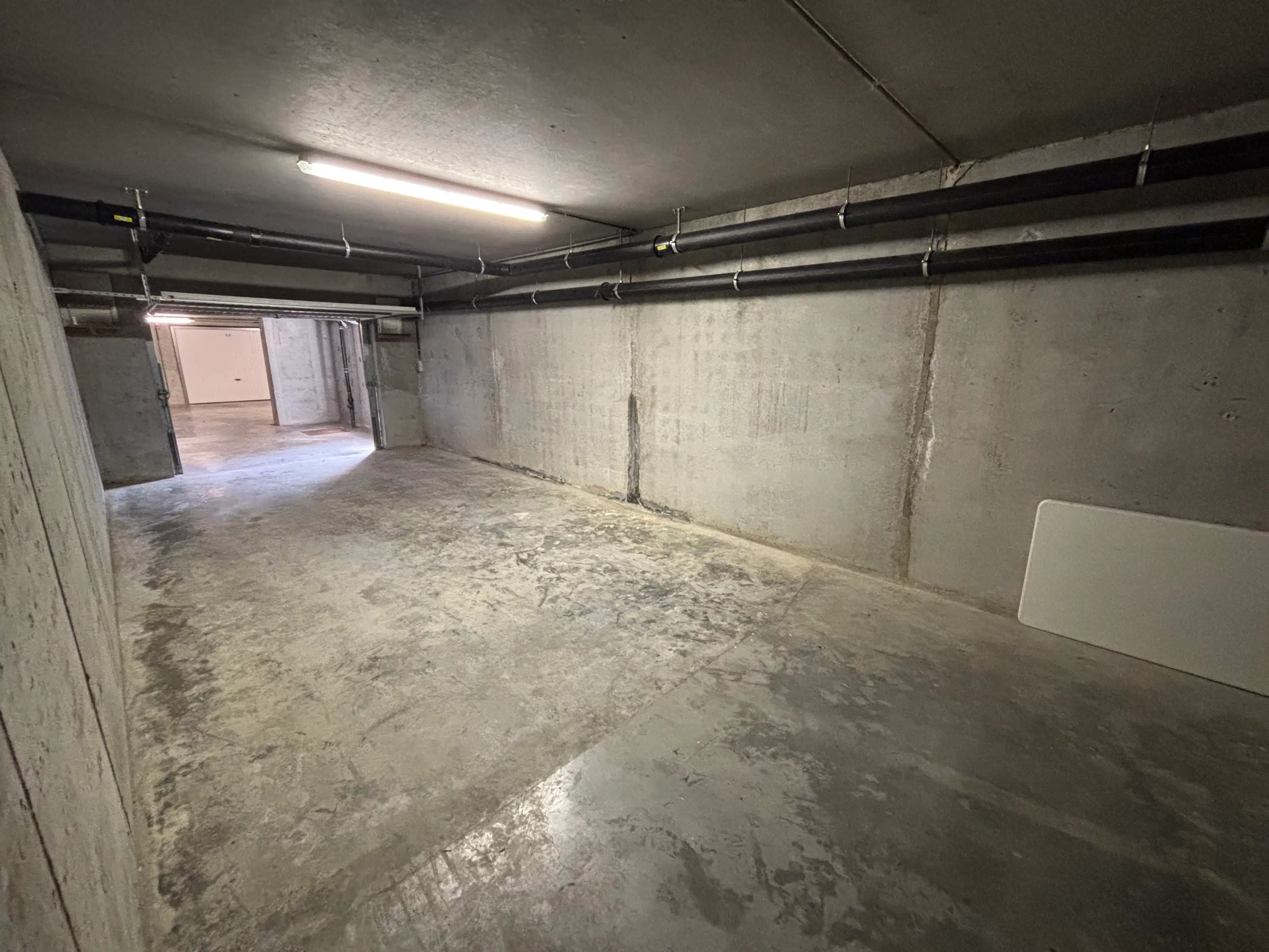 Zeer ruime ondergrondse garagebox op centrale locatie foto 8