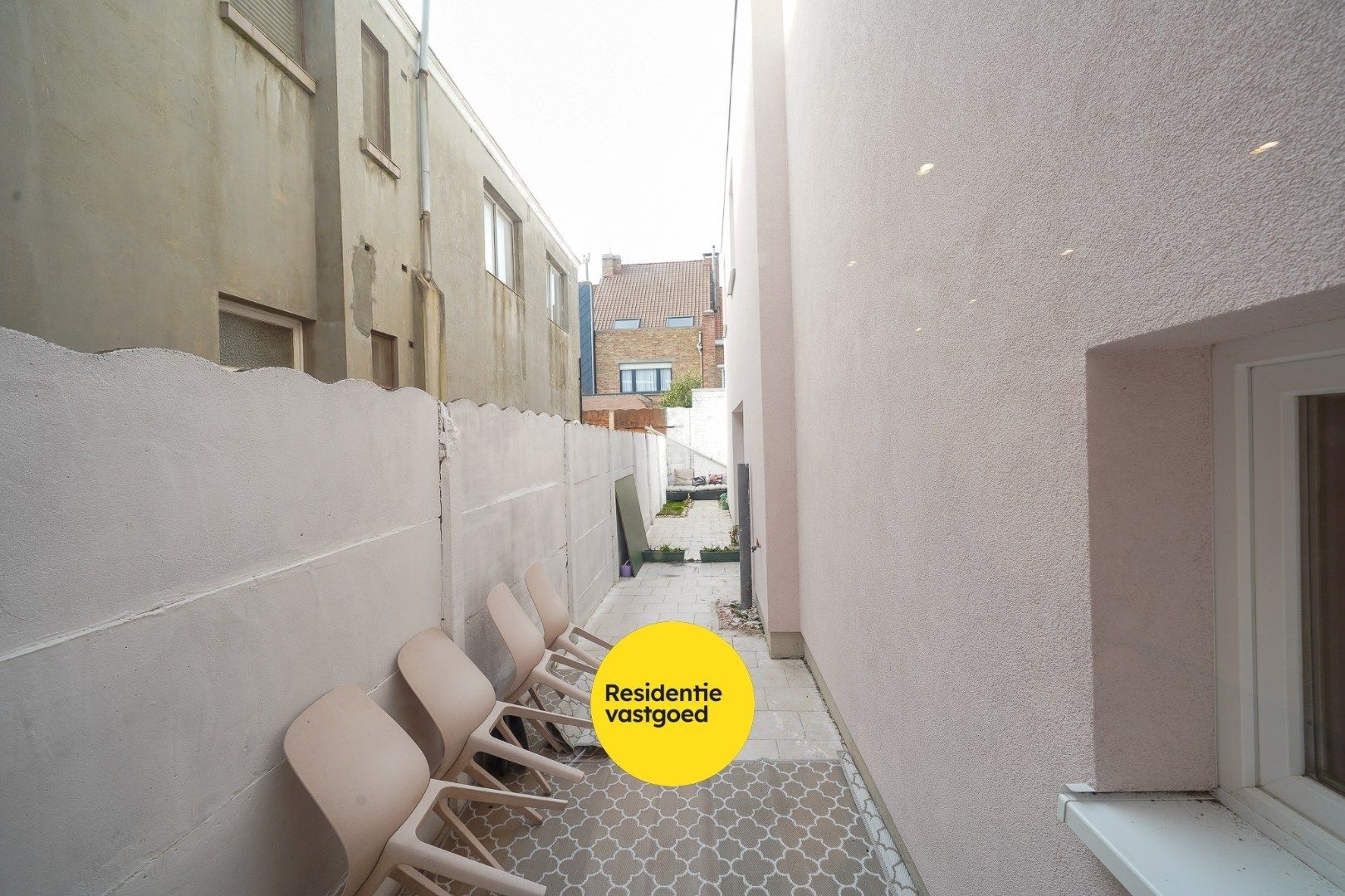 Stijlvol gerenoveerde gezinswoning met karaktervolle gevel in het hart van Mariakerke (Oostende) foto 25