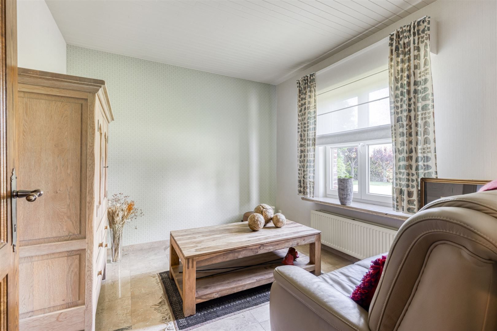 Huis + weiland foto 10