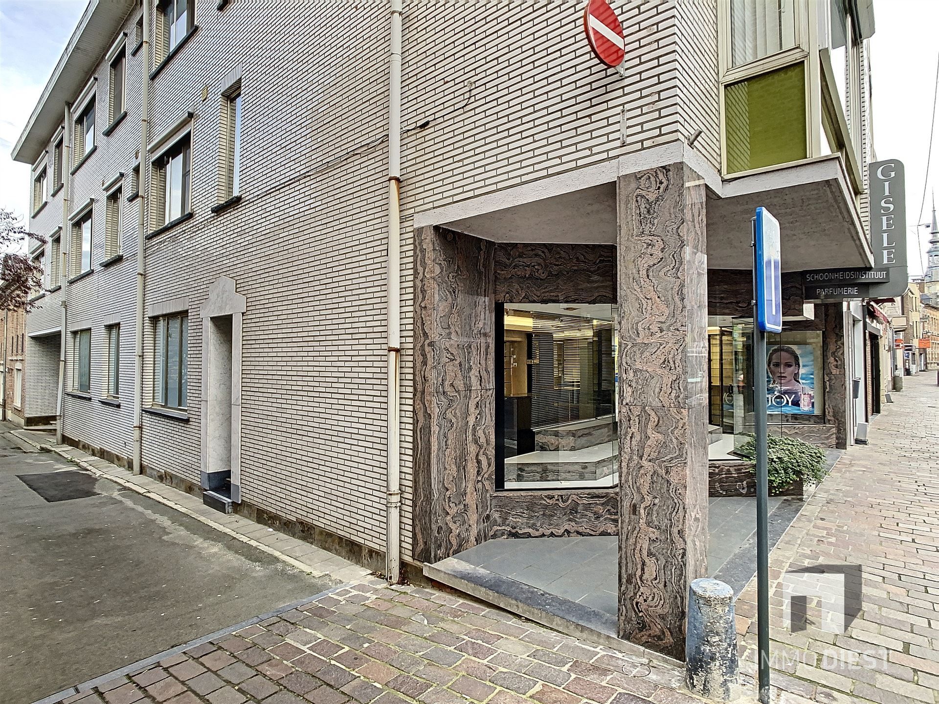 Gelijkvloerse handelsruimte in centrum Diest te koop. foto 35