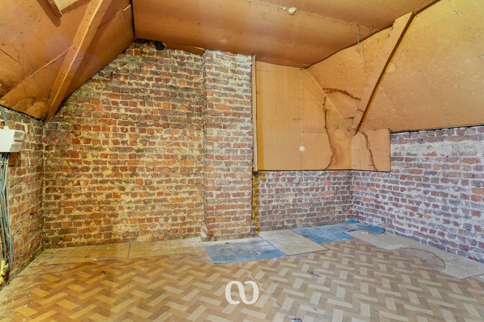 Te renoveren woning met bouwgrond foto 13
