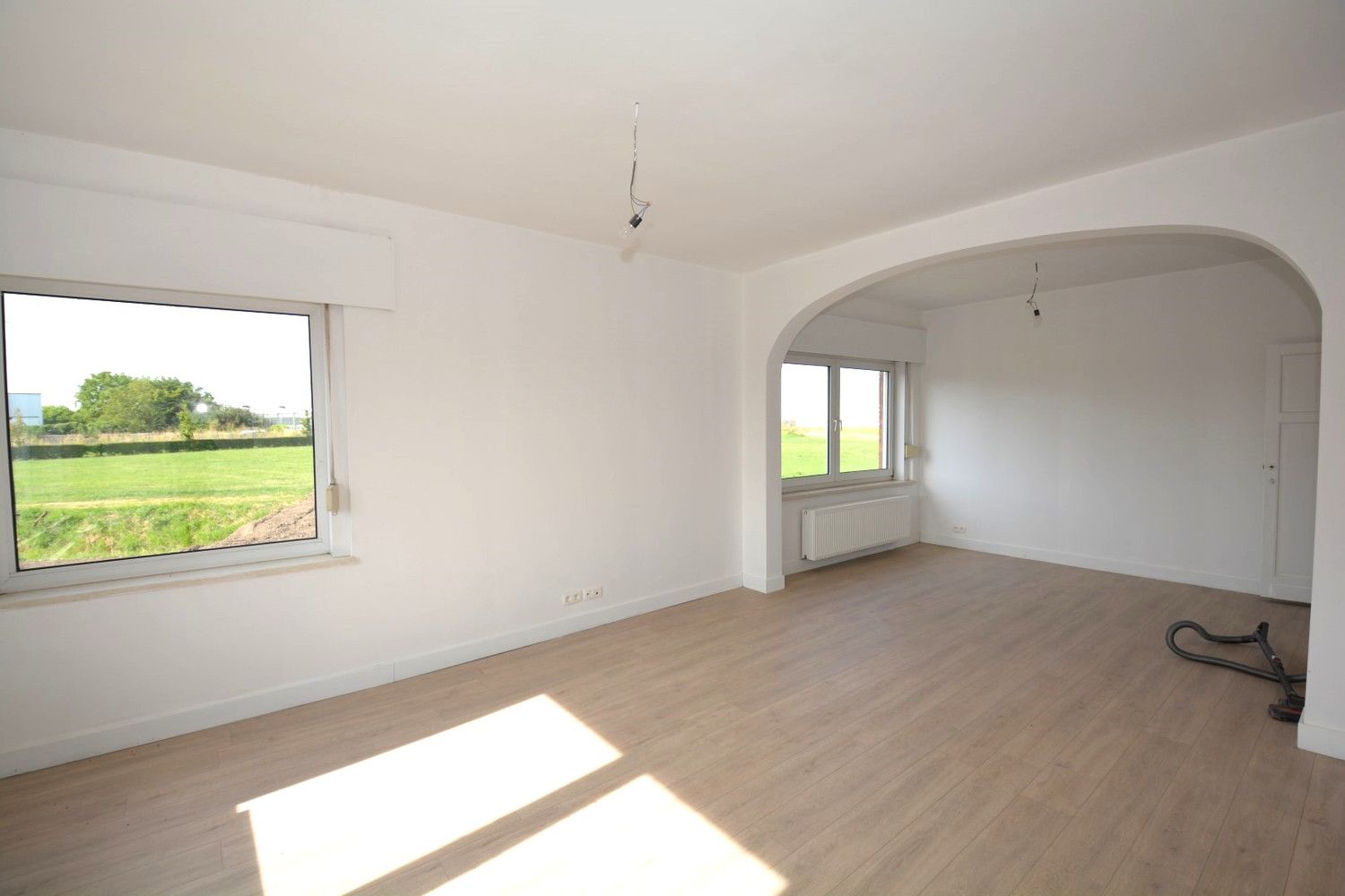 RIANTE, GERENOVEERDE WONING OP 3.400 m²! foto 6