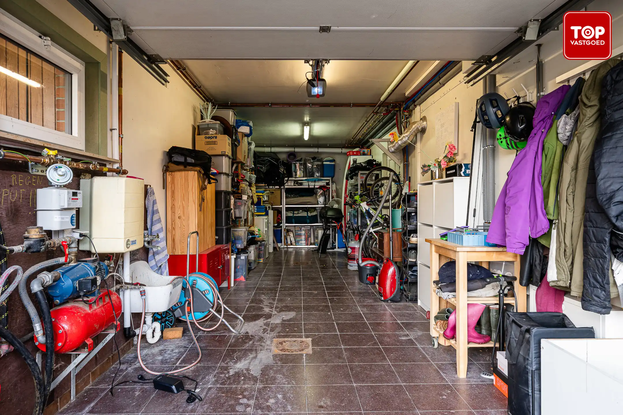 Karakteristieke woning  met 3 slaapkamers en 2 badkamers op riant perceel. foto 25