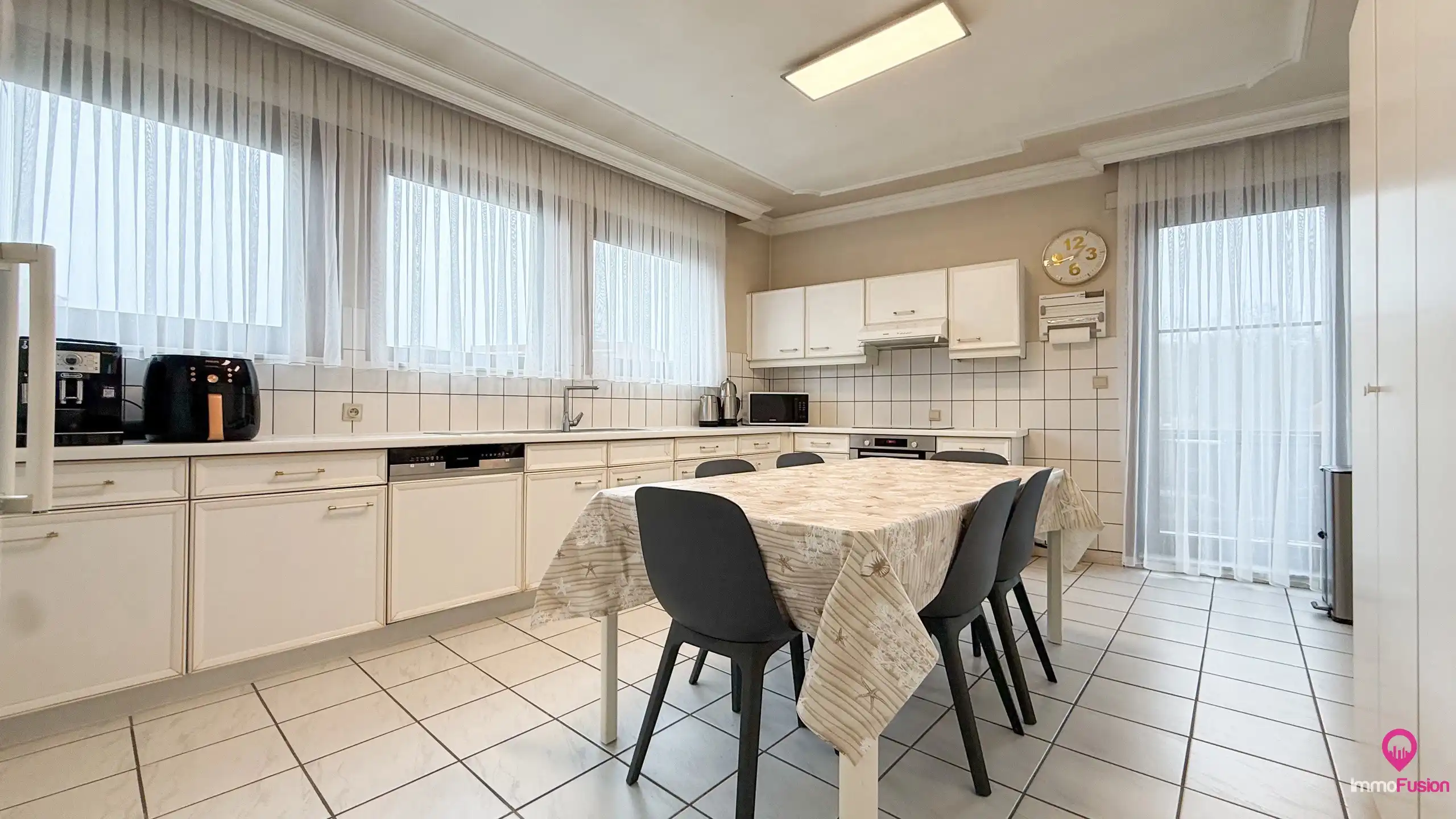 Handelspand met woonst op zeer goede commerciele ligging! foto 17