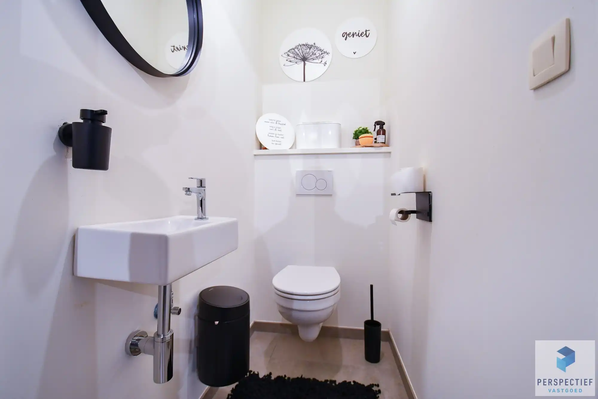 RUIM handelspand met 2 bureauruimtes en grote vergaderruimte foto 5