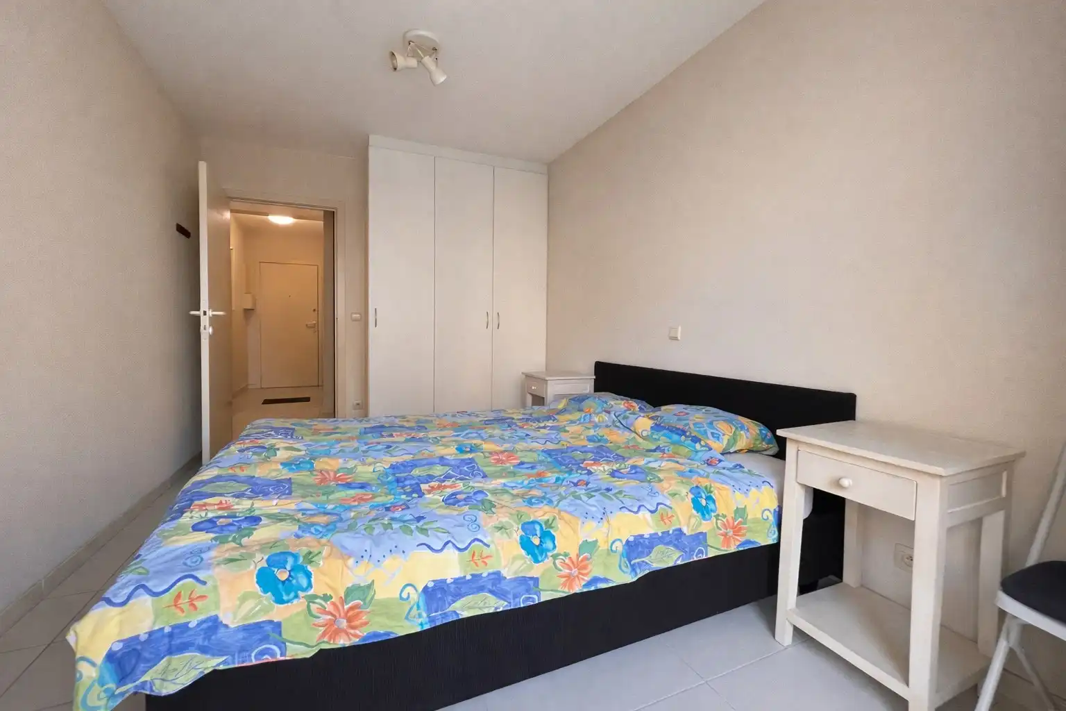 Bemeubeld hoekappartement met 2 slaapkamers  foto 12