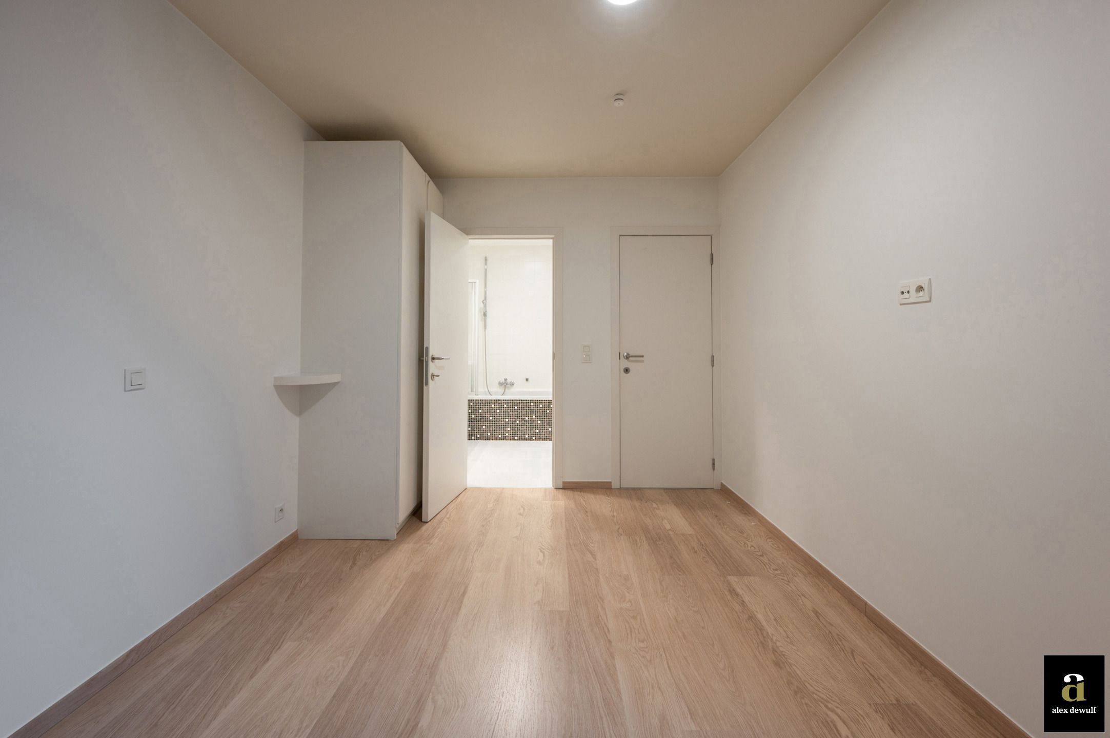 Ruim 2-slaapkamerappartement met westgericht terras op de Lippenslaan foto 11