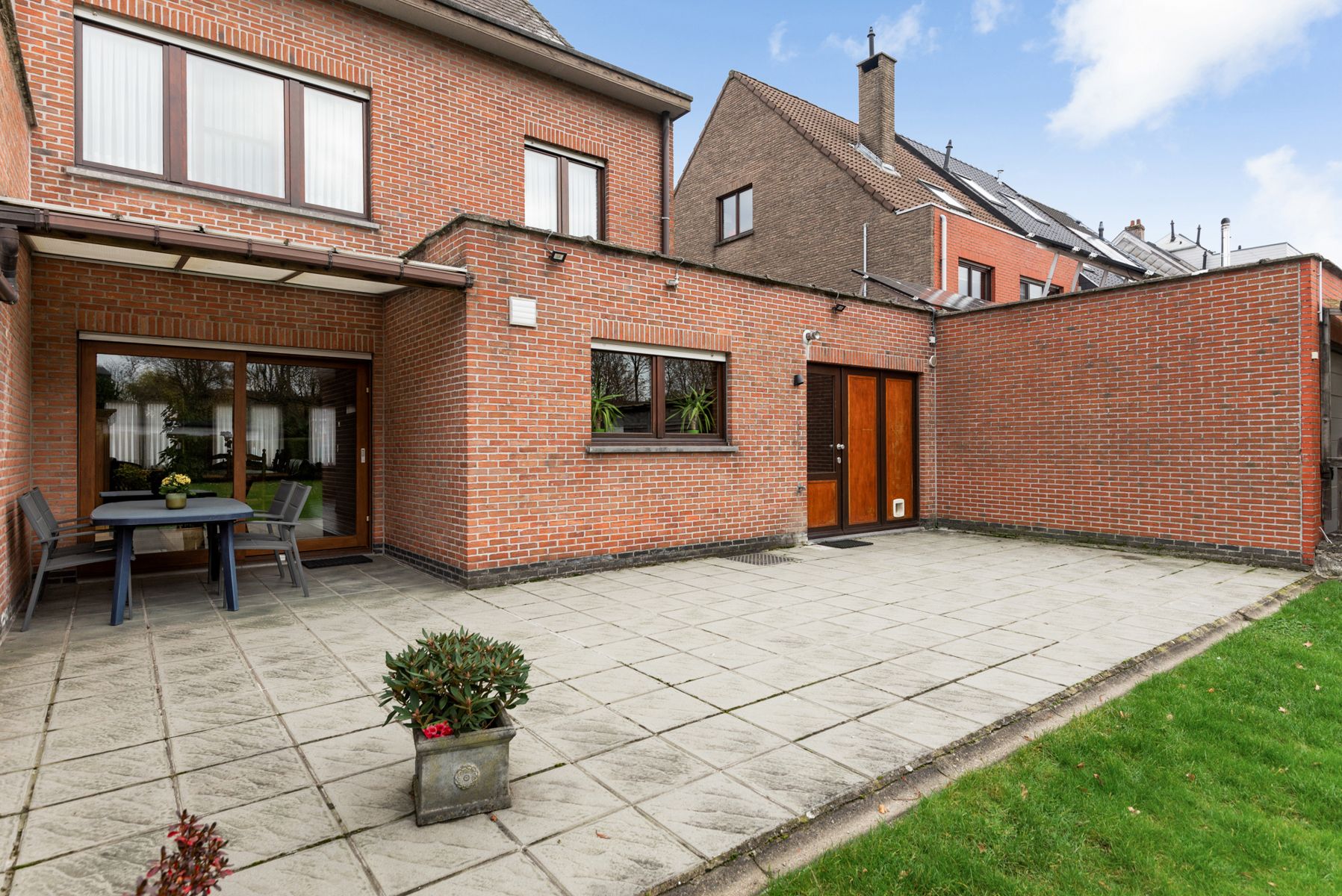 Kom de ruimte ontdekken in en achter deze halfopen bebouwing foto 33