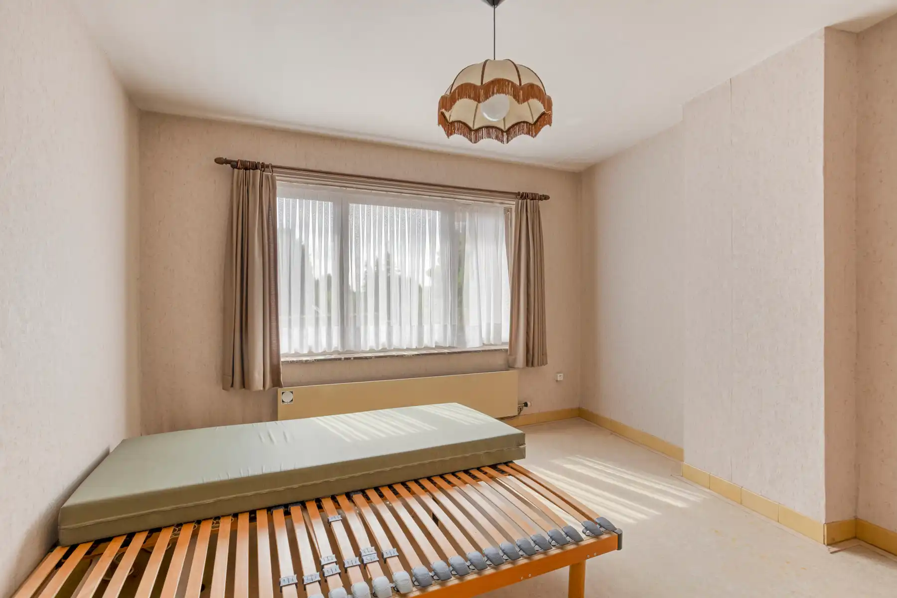 Charmante te renoveren woning met tuin in Appelterre foto 14