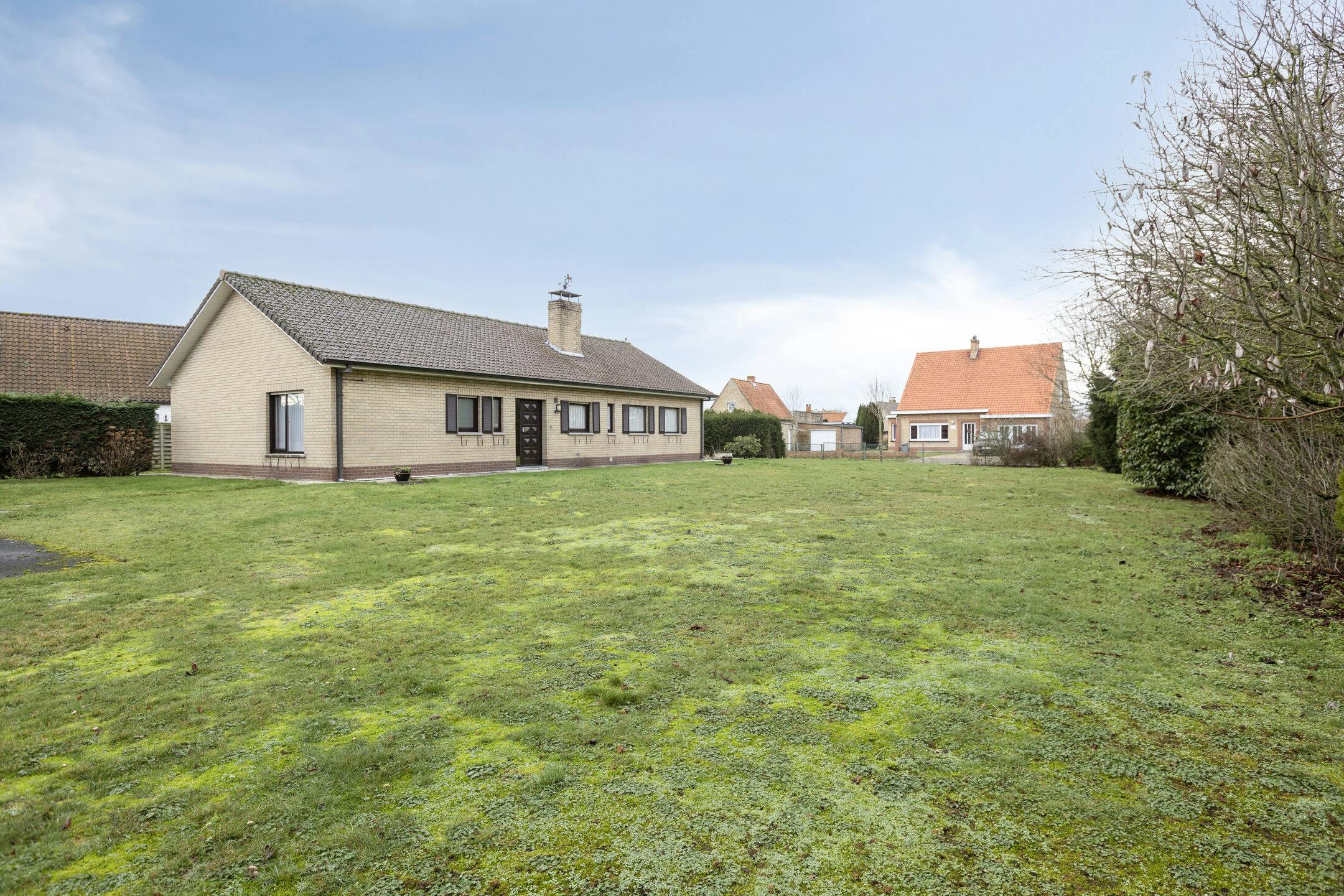 Gelijkvloerse villa op een perceel van maar liefst 2 342m² foto 17