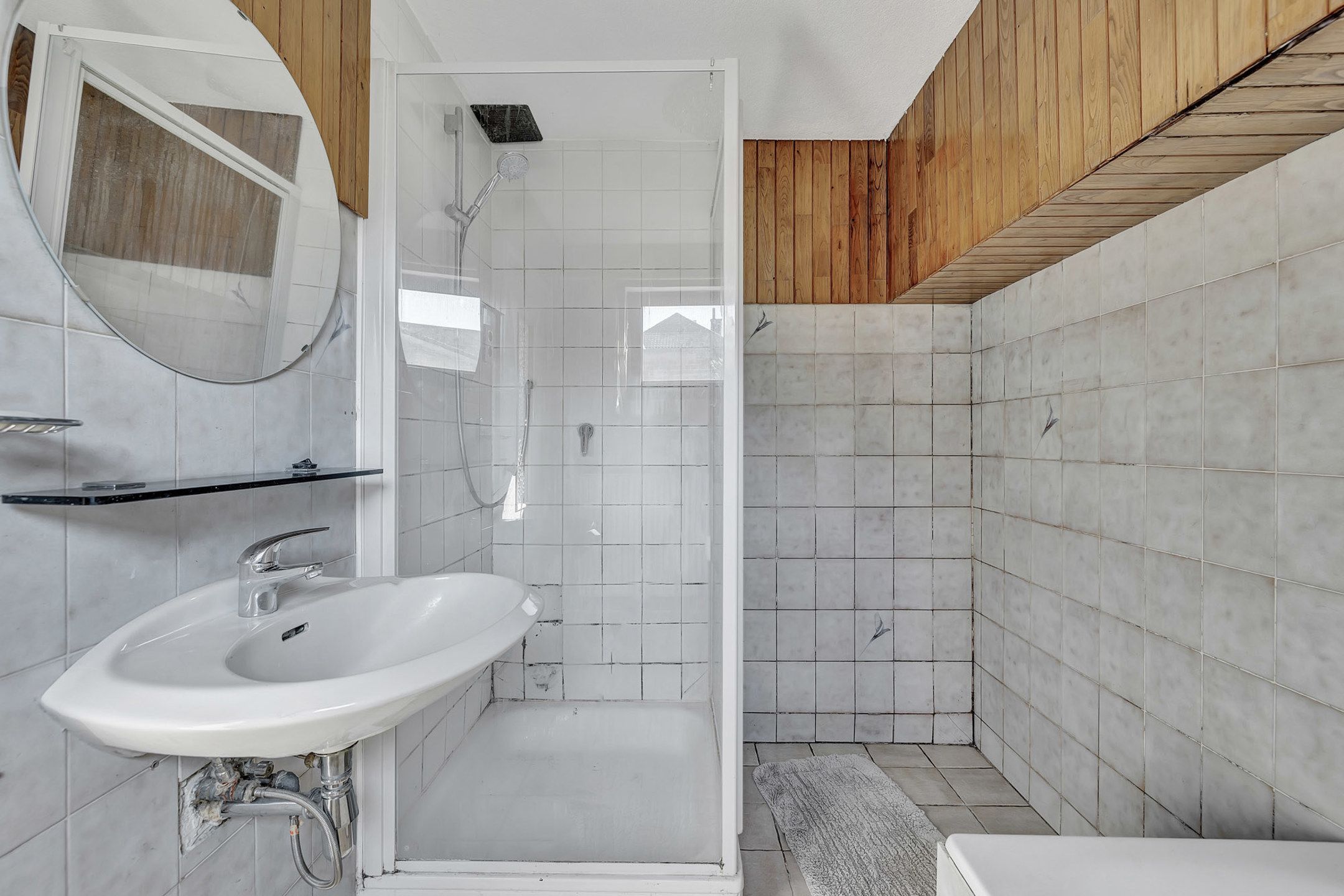 Ruime te renoveren woning op toplocatie foto 11