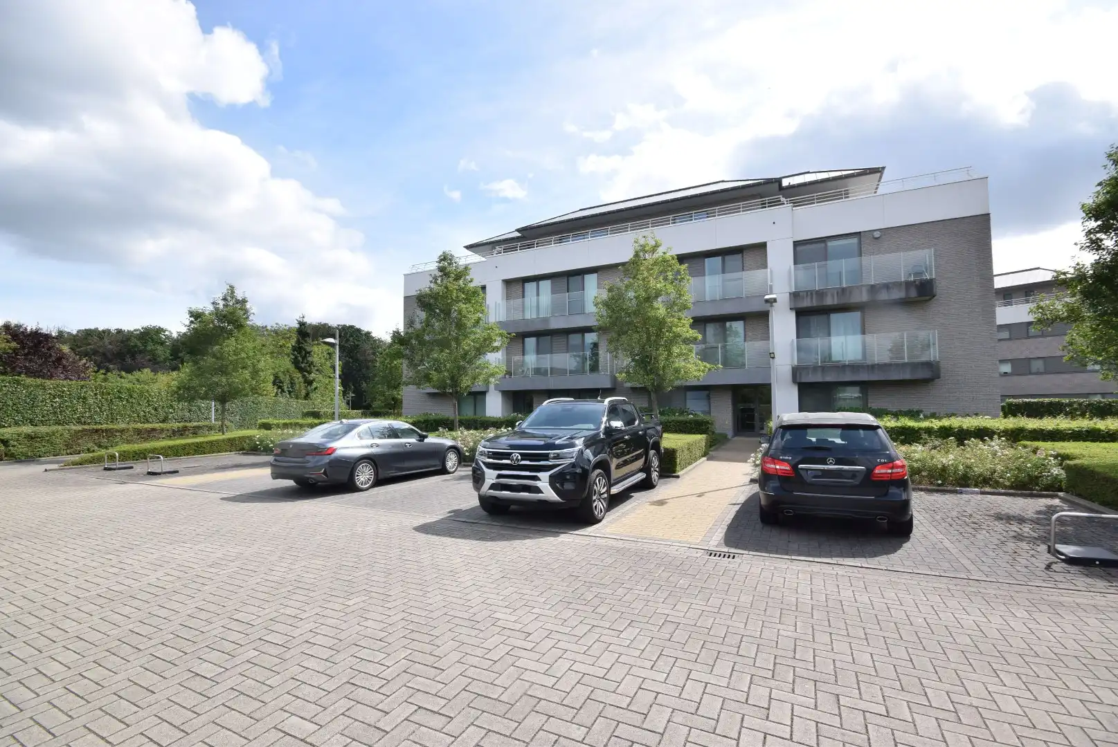EXCLUSIEF APPARTEMENT IN GROENE EN RUSTIGE OMGEVING NABIJ HET STERREBOS foto 17