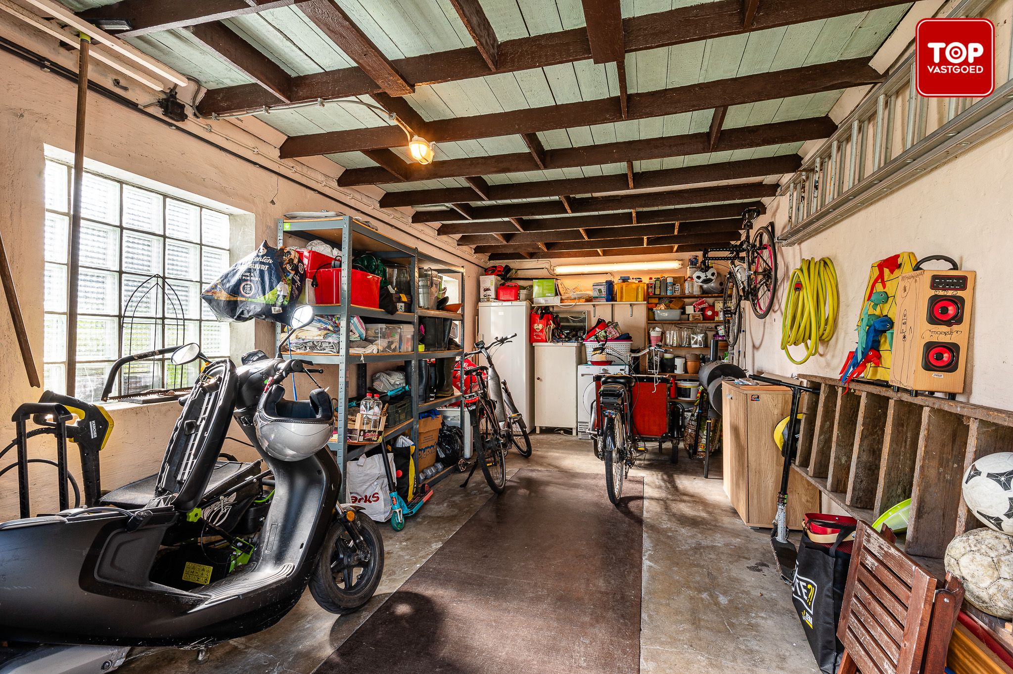 Karaktervolle half open bebouwing met 4 slaapkamers en prachtige tuin foto 23