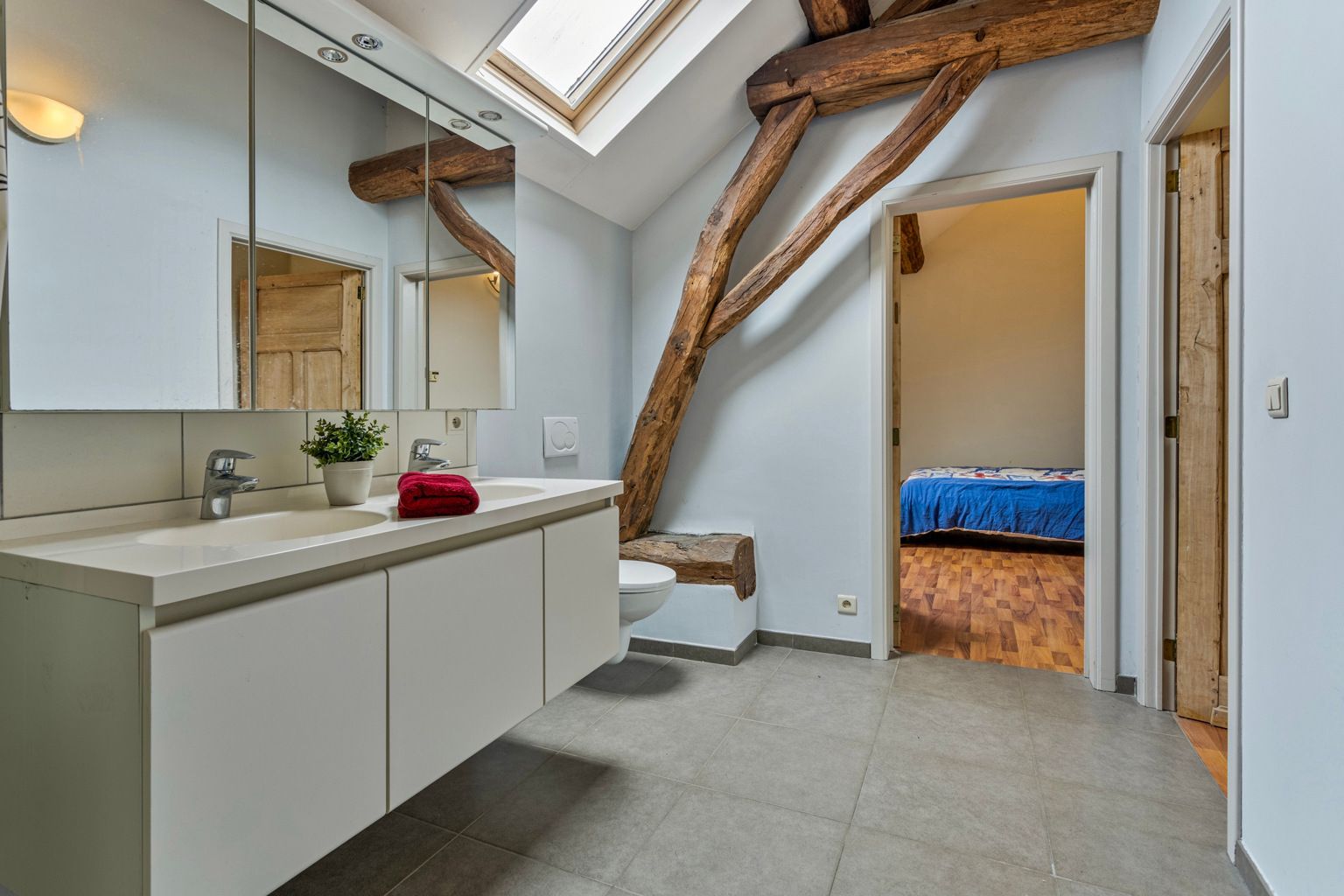 GERENOVEERDE WONING MET TUIN IN BOUTERSEM foto 17