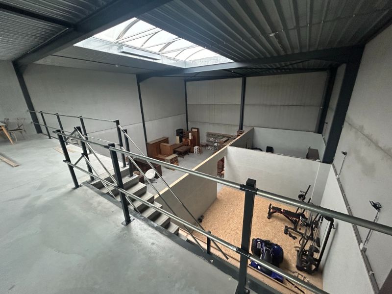 Nieuwbouw KMO-unit met mezzanine te koop in Lede – uitstekende ligging foto 4