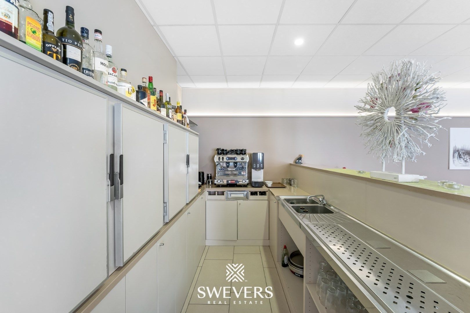 Instapklaar handelspand te huur in Beverlo foto 13