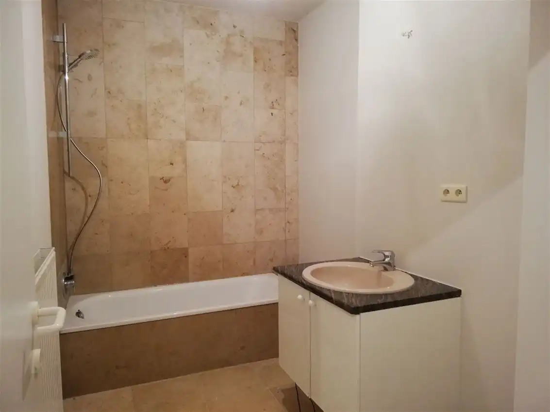 Heel licht en tof appartement met veel ruimte  foto 11