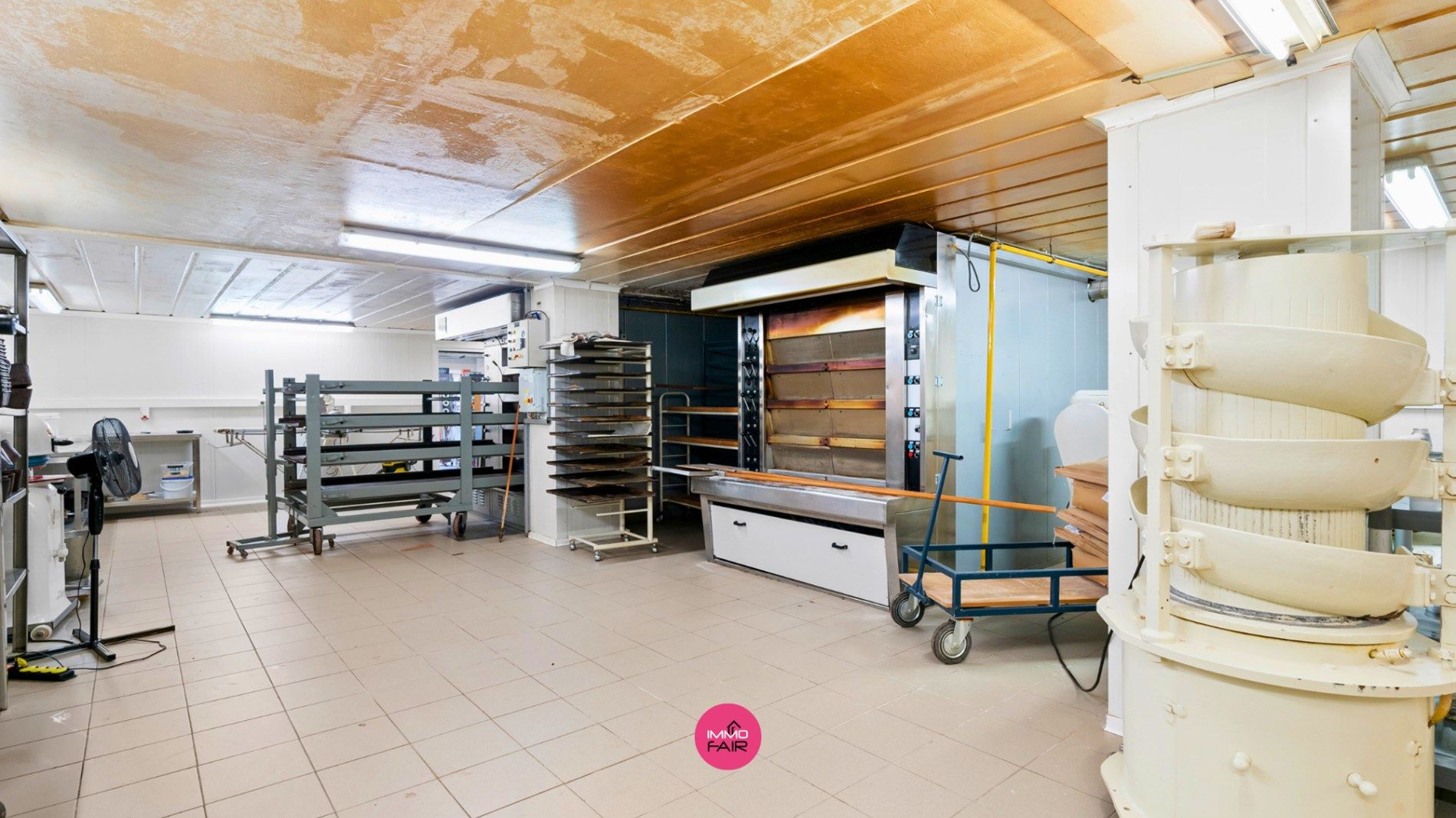 Polyvalente, commerciële handelsruimte op toplocatie in Genk foto 7