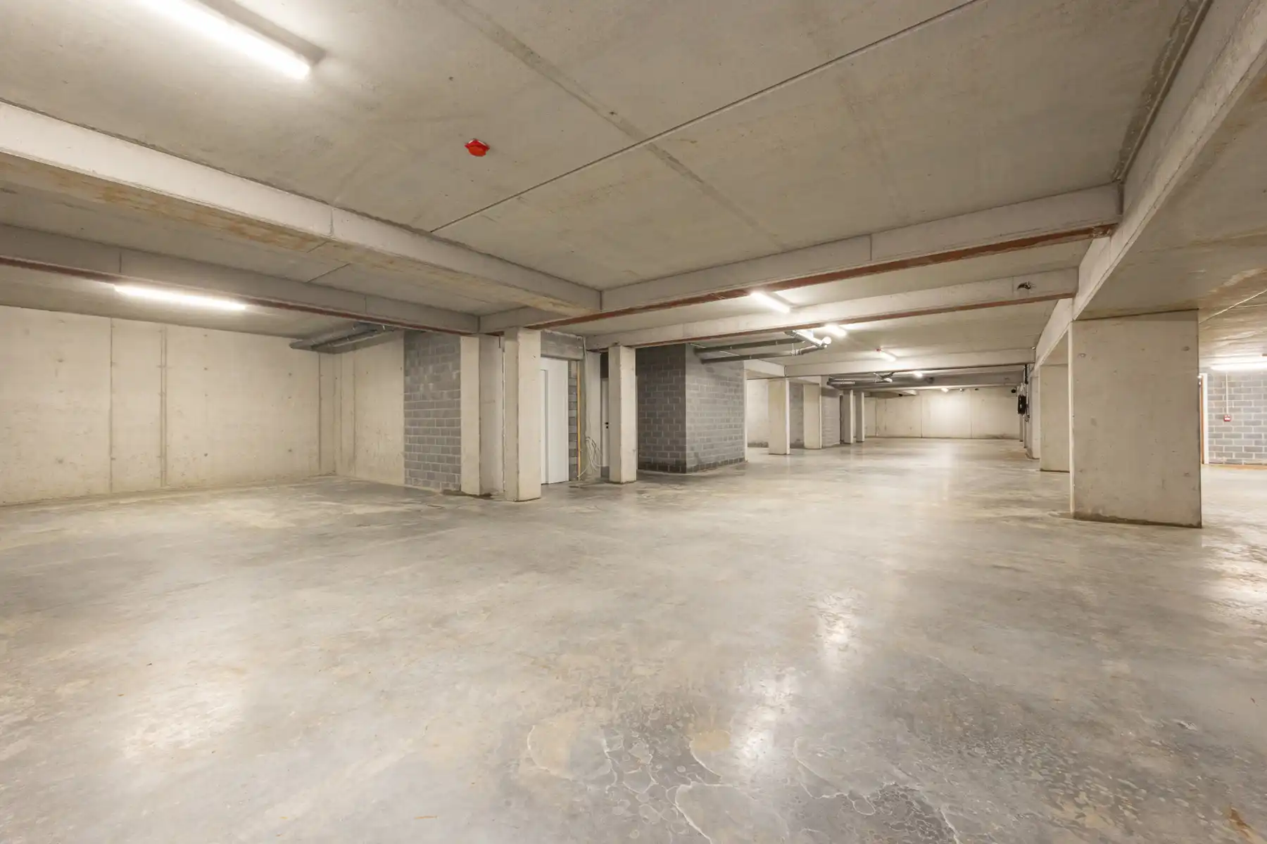 Prestigieus nieuwbouwappartement met ruime tuin en terras. foto 13