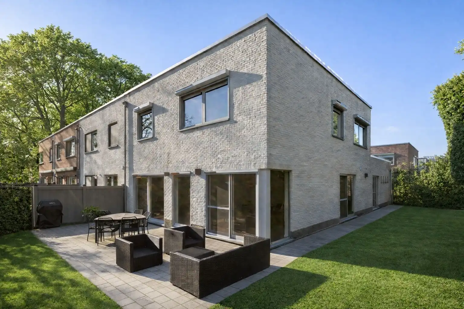 Prachtig modern wonen in Brasschaat. foto {{pictureIndex}}