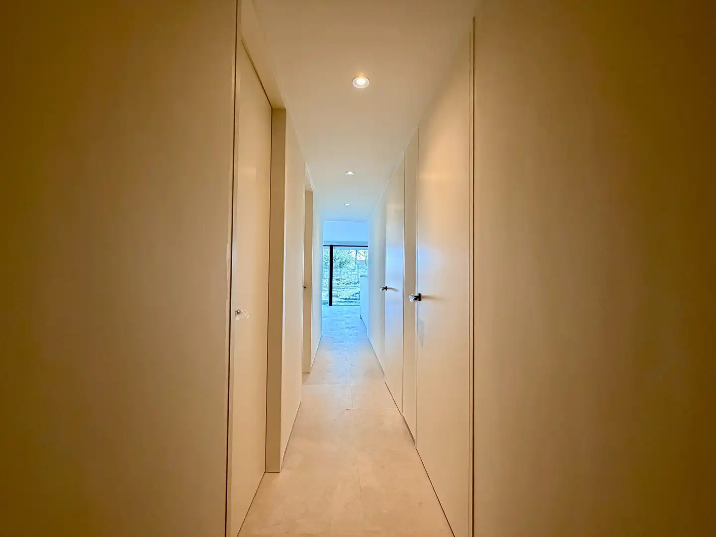 Gelijkvloers nieuwbouwappartement met uitzonderlijk E-peil te centrum Tielt! foto 7