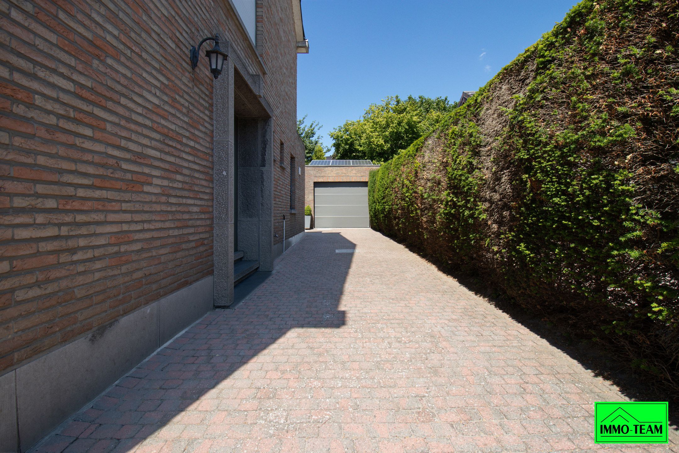 Charmante 3-gevelwoning in rustige woonwijk foto 21