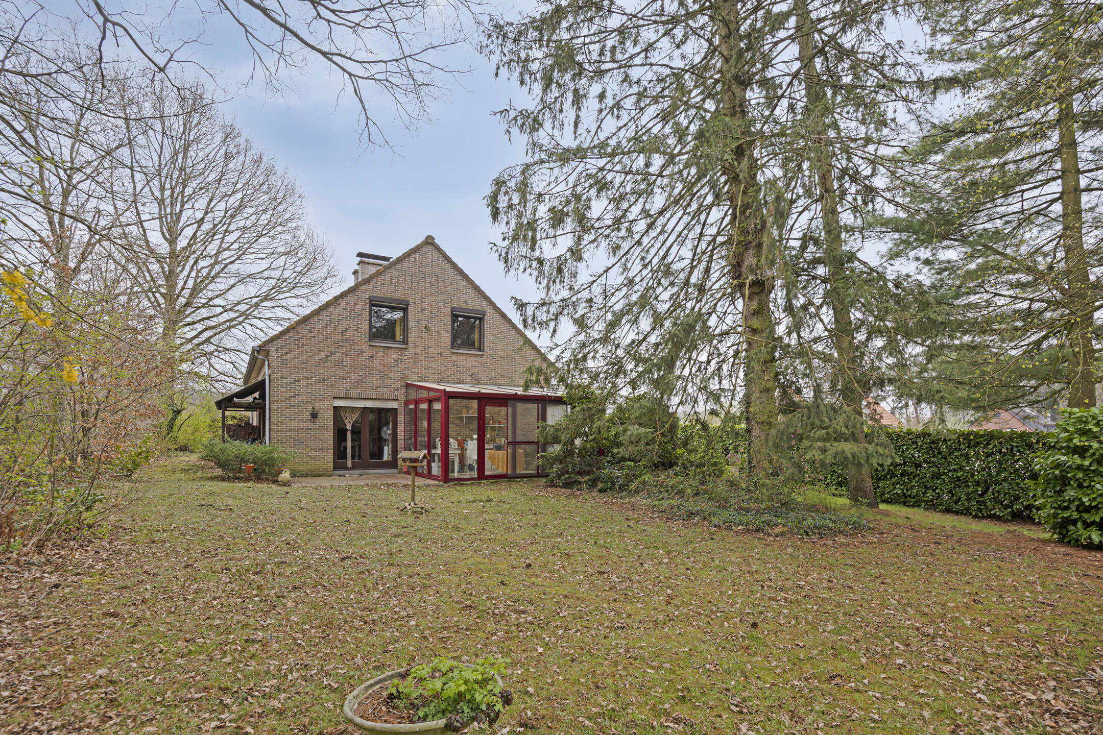 Hoofdfoto van de publicatie: Achterin gelegen woning met unieke ligging op 10 are