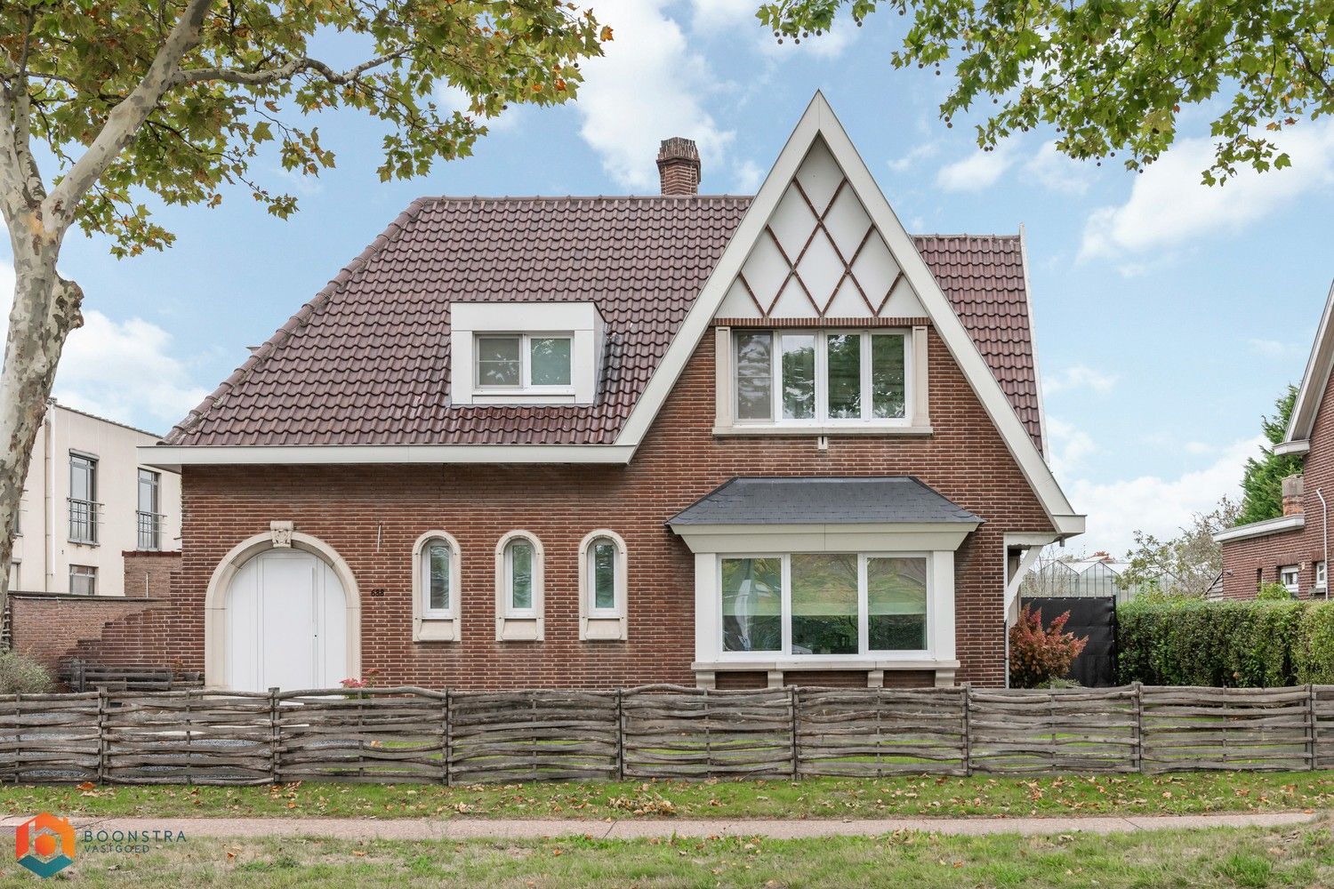 Hoofdfoto van de publicatie: Charmante villa met 3 slpkrs en garage in Putte