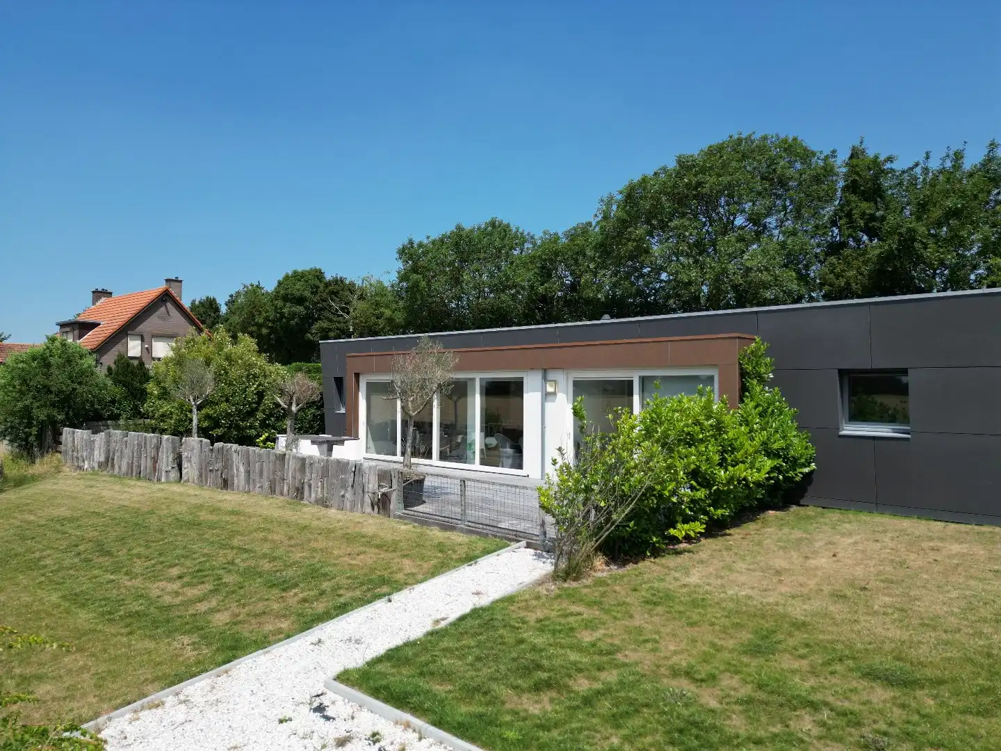 Exclusieve dijkwoning met eigen guesthouse foto 14