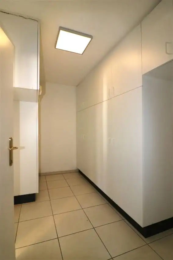 Appartement met 2 slpk., grote garage en terras, rustige ligging foto 33