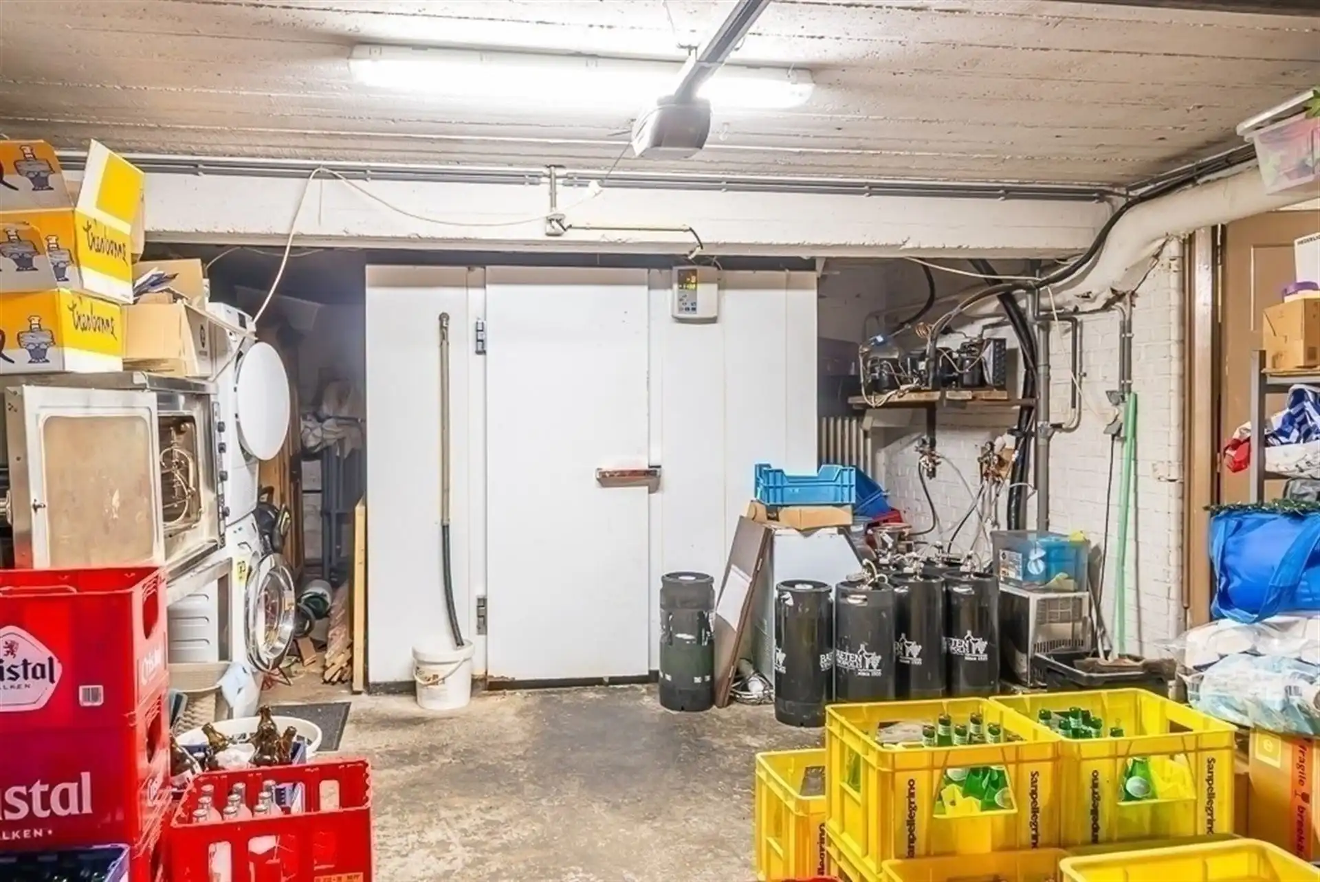 Karakteristiek handelshuis met ruime bovenwoning op toplocatie nabij Maasmechelen foto 25