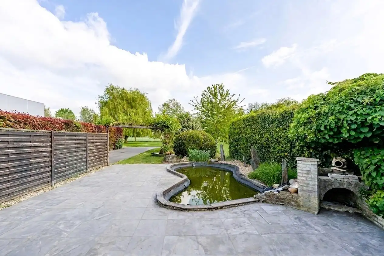 Wonen en werken combineren op toplocatie te Ichtegem - handelswoning met ruime woonst, tuin en garage foto 19