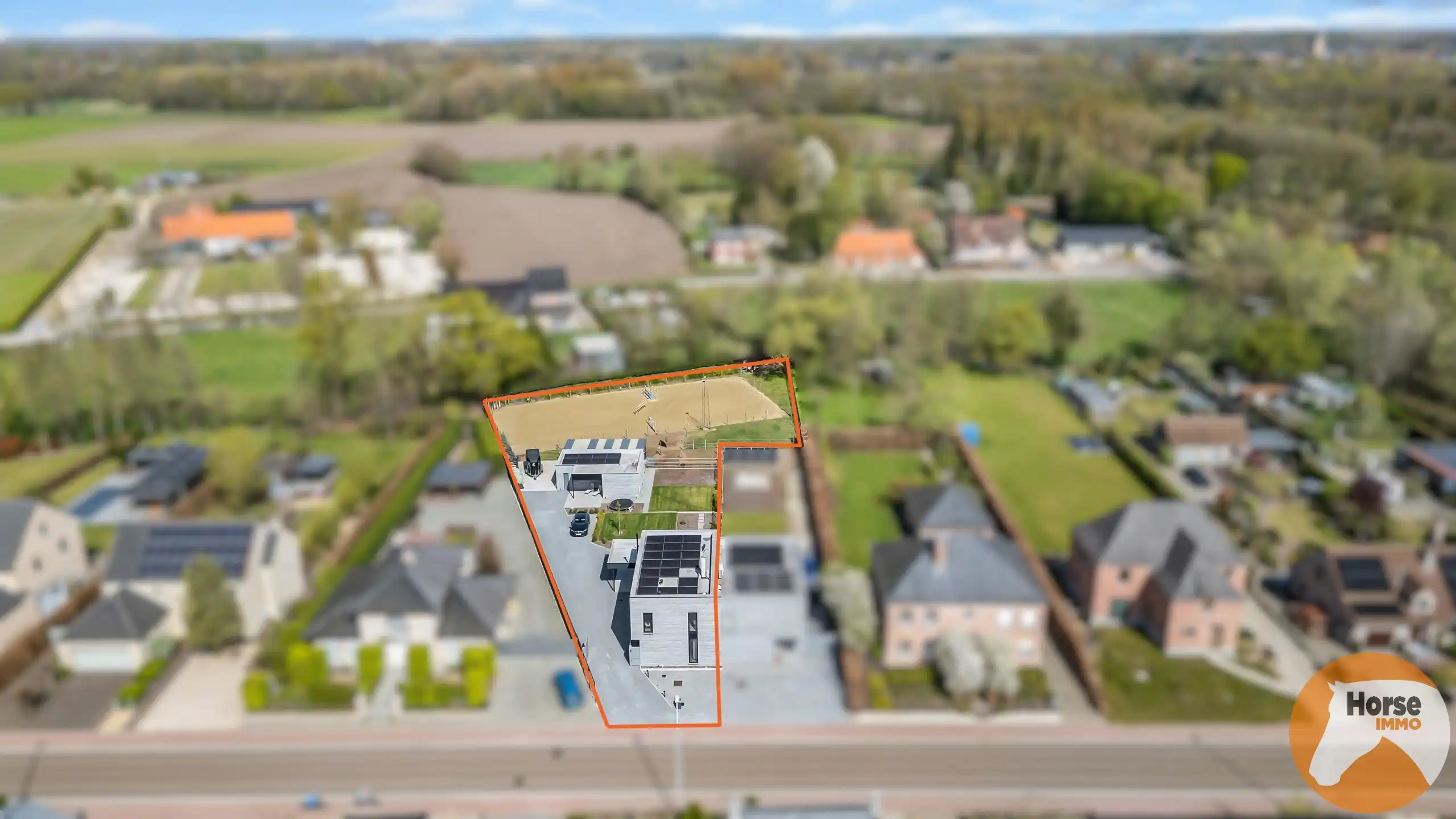 LAAKDAL-Moderne BEN-woning met paardenfaciliteit op 24,5are foto {{pictureIndex}}